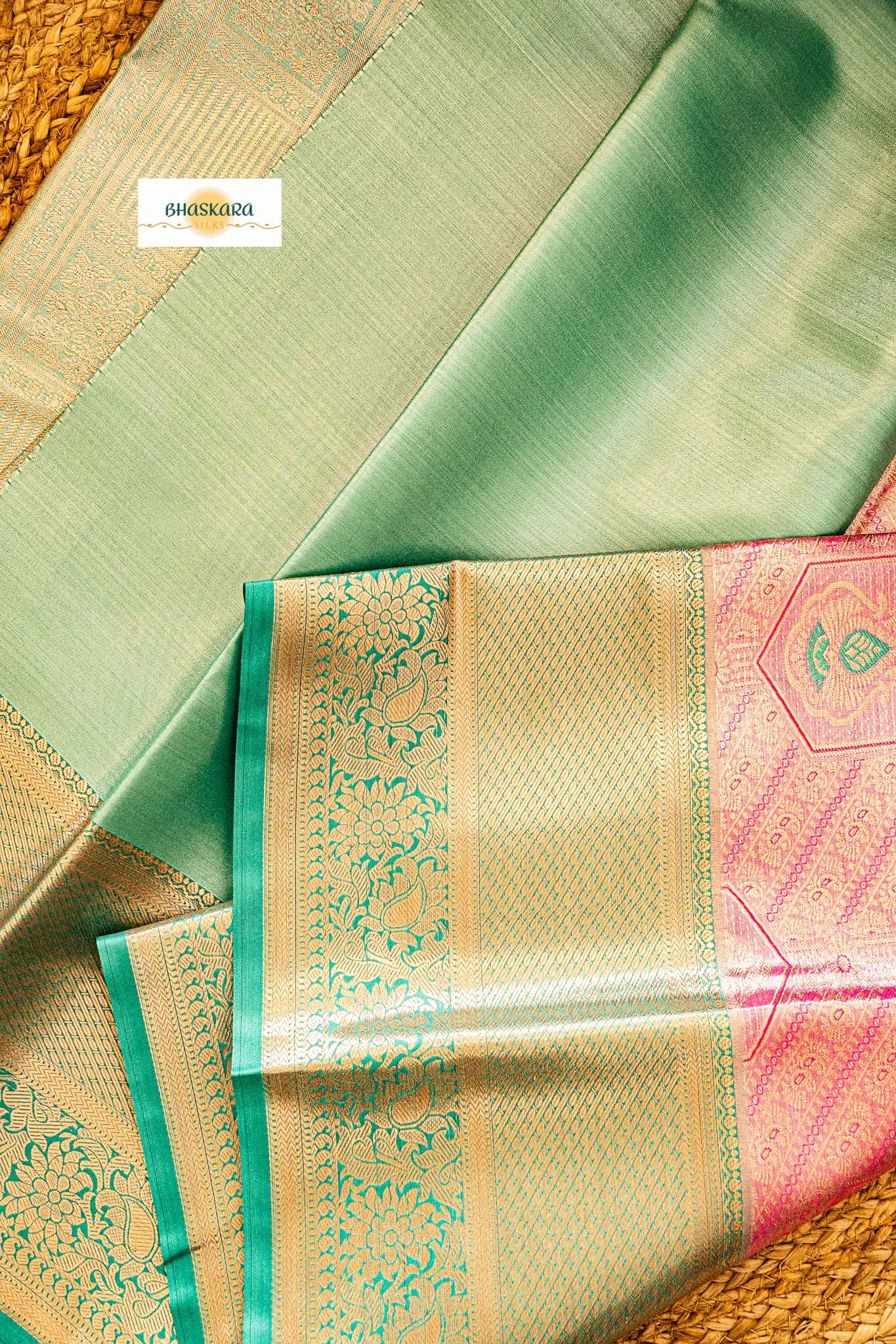 Emerald Border Detail