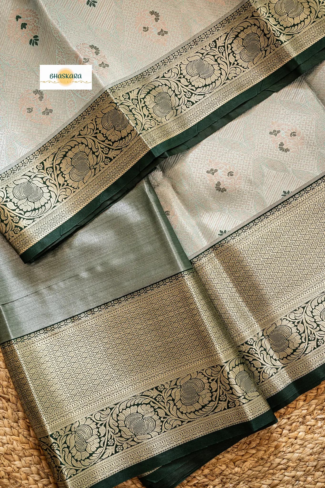 Emerald Border Closeup